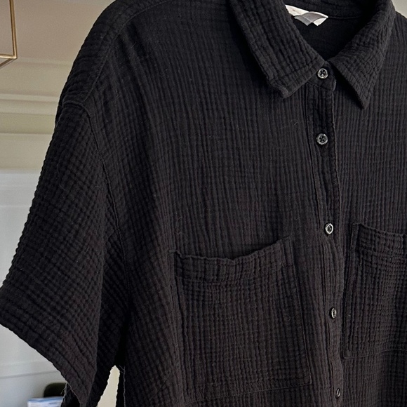 Joe Fresh Black Crinkle Pattern Short Sleeve Button-Up Top - Size 1X - Picture 7 of 8